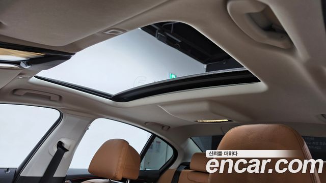 BMW 5-Series 2022 — photo 23