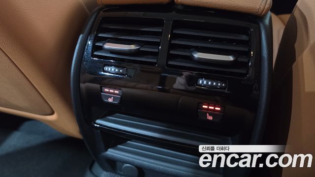 BMW 5-Series 2022 — photo 34