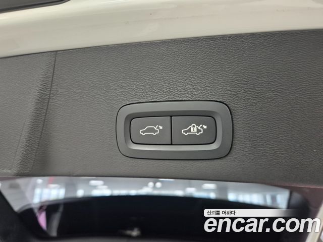 Volvo XC40 2025 — photo 15