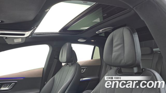 Mercedes-Benz EQE 2023 — photo 23