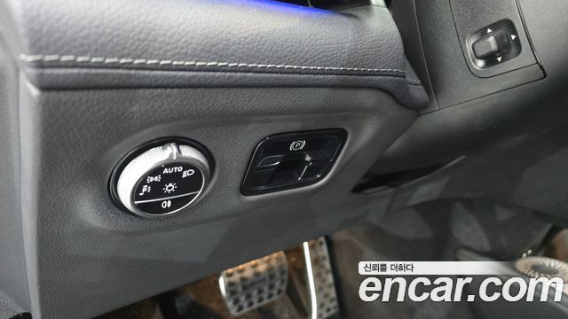 Mercedes-Benz EQE 2023 — photo 28