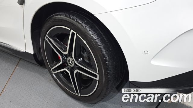 Mercedes-Benz EQE 2023 — photo 40