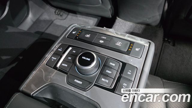Hyundai Genesis 2016 — photo 18