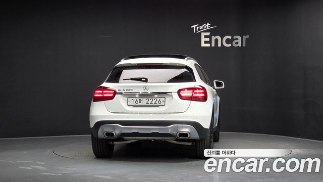 Mercedes-Benz GLA-Class 2018 — photo 4