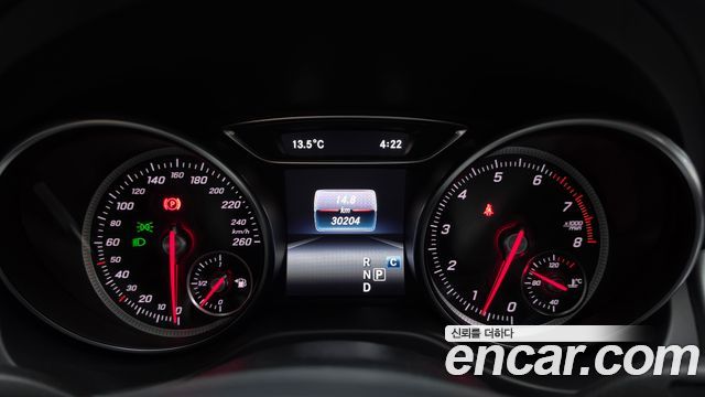 Mercedes-Benz GLA-Class 2018 — photo 8