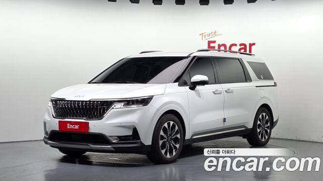 Kia Canival 2023 — photo 1