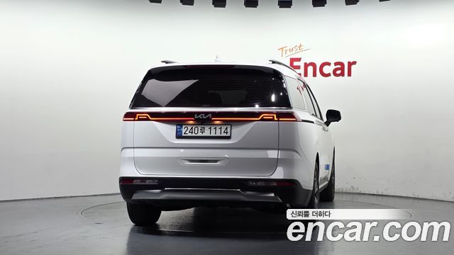 Kia Canival 2023 — photo 4
