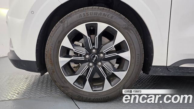 Kia Canival 2023 — photo 5