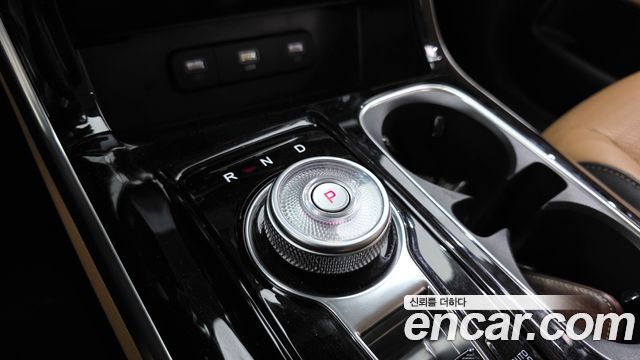 Kia Canival 2023 — photo 9