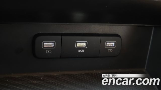 Kia Canival 2023 — photo 12