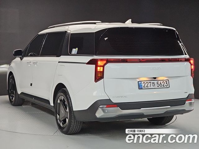 Kia Canival 2026 — photo 3