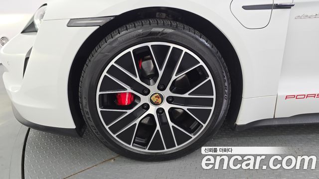Porsche Taycan 2021 — photo 5