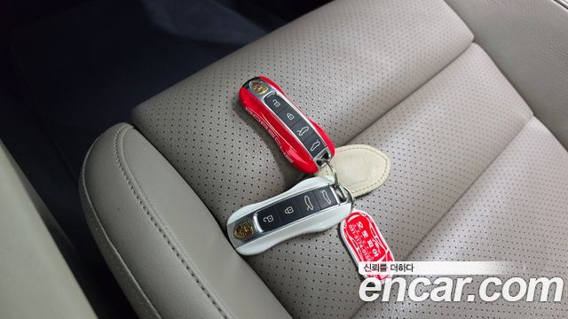 Porsche Taycan 2021 — photo 21