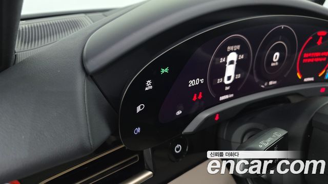 Porsche Taycan 2021 — photo 22