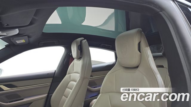 Porsche Taycan 2021 — photo 23