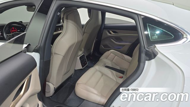 Porsche Taycan 2021 — photo 26
