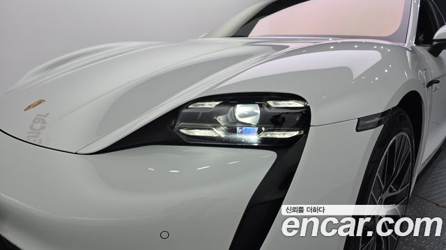 Porsche Taycan 2021 — photo 8