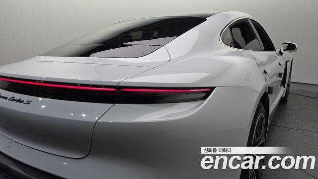 Porsche Taycan 2021 — photo 9