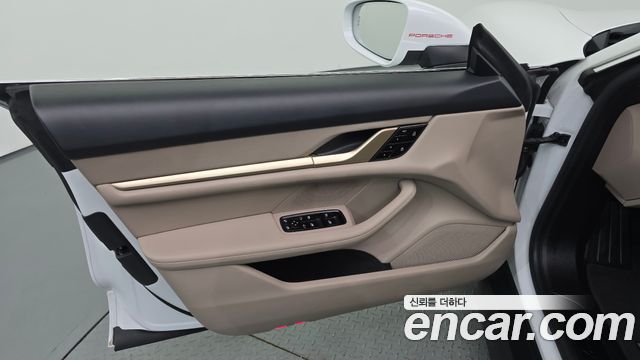 Porsche Taycan 2021 — photo 14