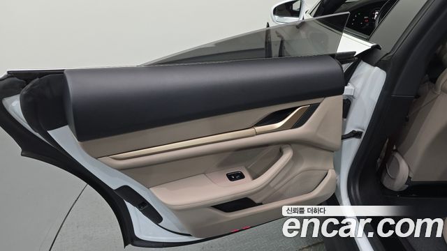 Porsche Taycan 2021 — photo 15
