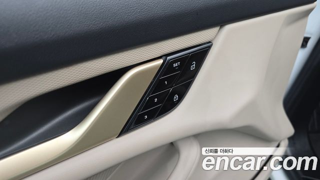 Porsche Taycan 2021 — photo 29
