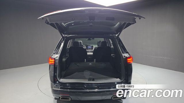 Chevrolet Korea Traverse 2022 — photo 23