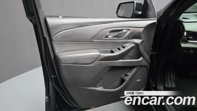 Chevrolet Korea Traverse 2022 — photo 14