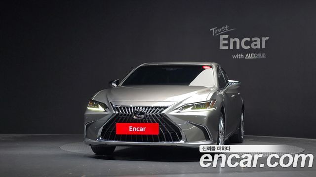Lexus ES 2023 — photo 3
