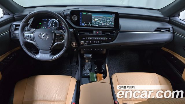 Lexus ES 2023 — photo 10