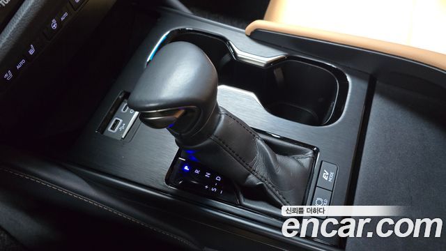 Lexus ES 2023 — photo 12