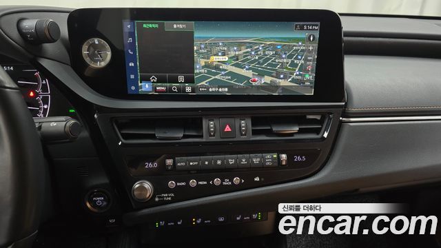 Lexus ES 2023 — photo 19