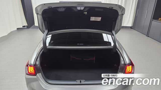 Lexus ES 2023 — photo 31