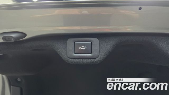 Lexus ES 2023 — photo 32