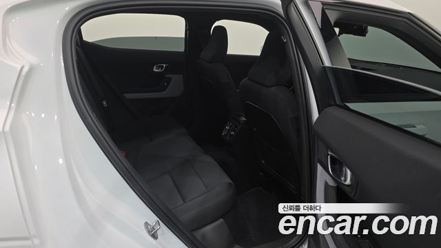 Polestar Polestar 2 2023 — photo 17