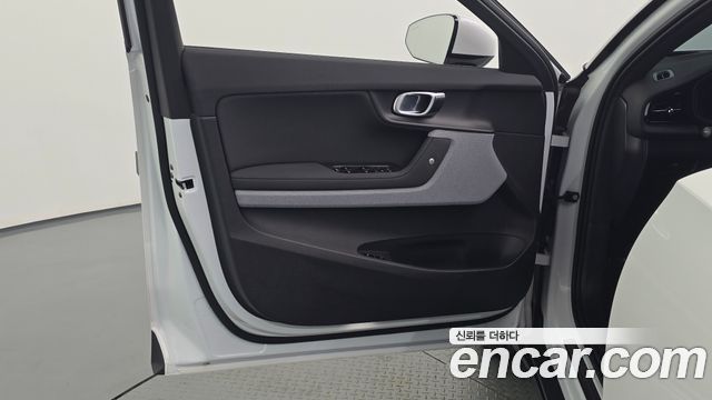 Polestar Polestar 2 2023 — photo 14