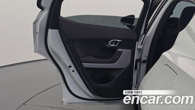 Polestar Polestar 2 2023 — photo 15