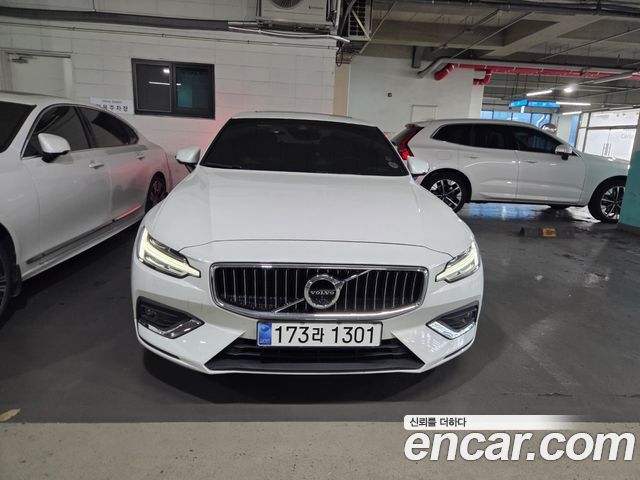 Volvo S60 2022 — photo 2