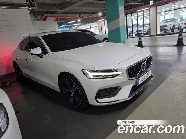 Volvo S60 2022 — photo 3