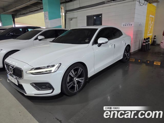 Volvo S60 2022 — photo 4