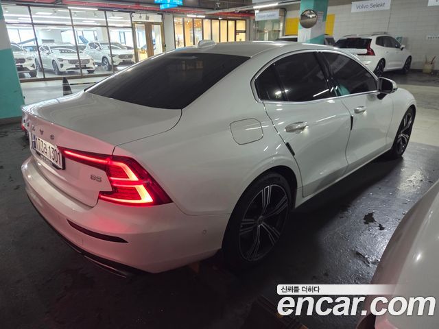 Volvo S60 2022 — photo 6