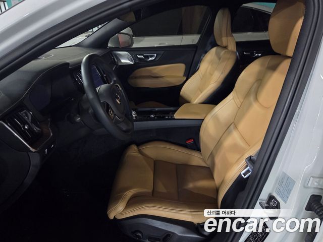 Volvo S60 2022 — photo 8
