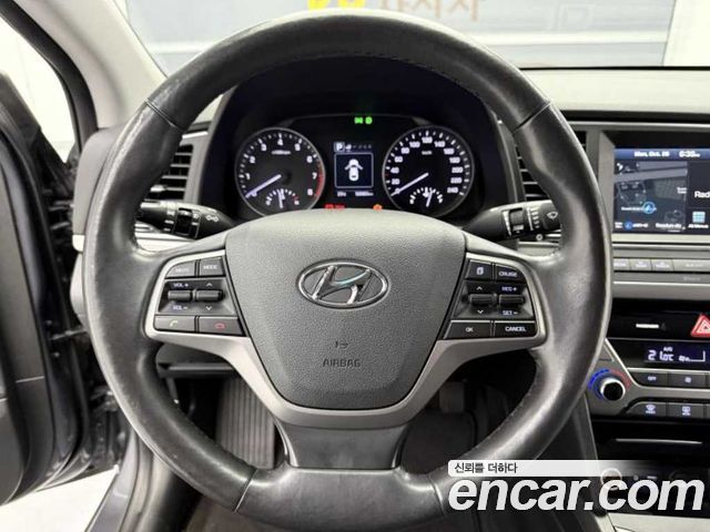 Hyundai AVANTE 2017 — photo 9