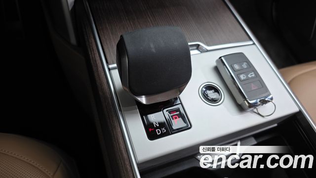 Land Rover Range Rover 2026 — photo 13