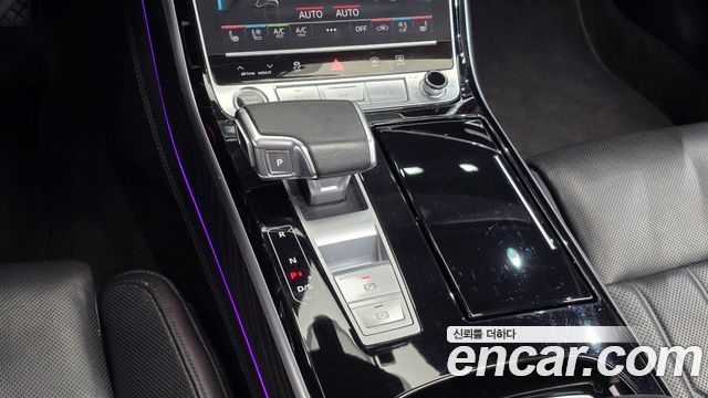 Audi A8 2021 — photo 9
