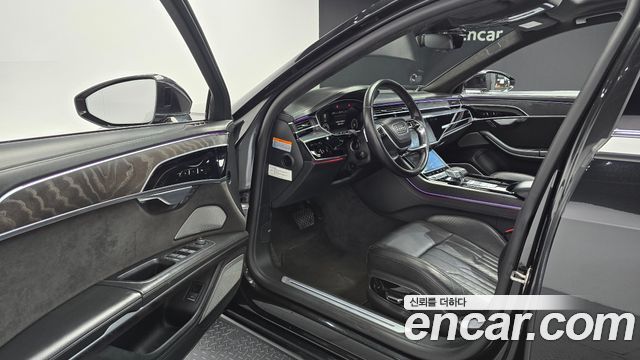 Audi A8 2021 — photo 10