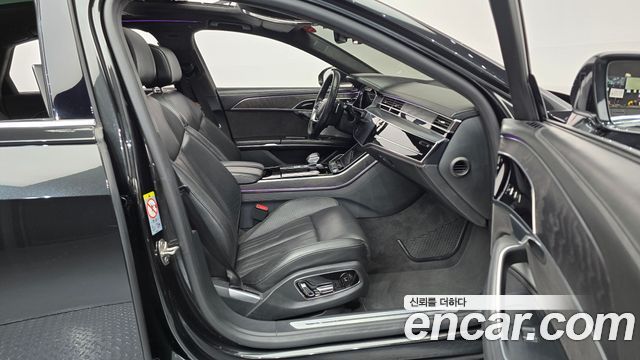 Audi A8 2021 — photo 11