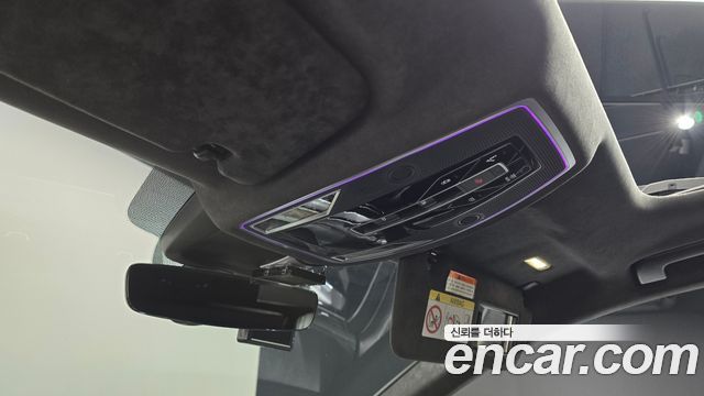 Audi A8 2021 — photo 19