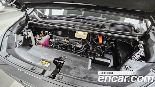 Toyota Alphard 2024 — photo 6
