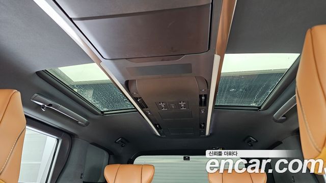 Toyota Alphard 2024 — photo 17