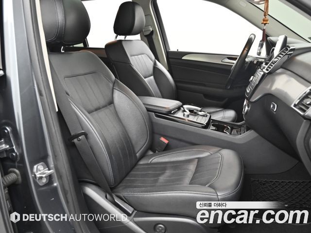 Mercedes-Benz GLE-Class 2018 — photo 10